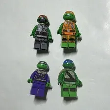 LEGO TMNT Minifigure Lot of 4 - Leonardo Raphael Donatello Michelangelo 