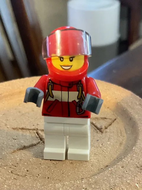 Lego City minifigure city hospital paramedic pilot female cty0607