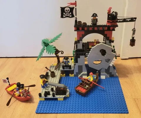 LEGO vintage pirates 6279 Skull Island complet avec notice de montage 2525p01s_