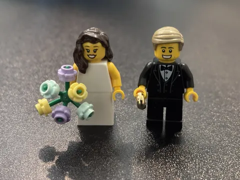 NEW LEGO Bride and Groom Minifigures – Wedding Couple with Bouquet & Ring