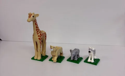 Genuine LEGO Animals (Pick Yours) Giraffe, Elephant, Zebra, Lioness 1pc