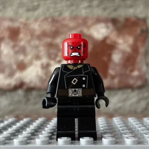 Lego Minifigure, Item sh0107, Red Skull with Dark Brown Belt, Super Heroes