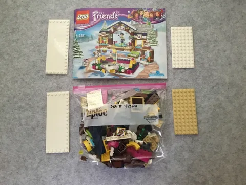 Lego - 41322 - Snow Resort Ice Rink - Retired
