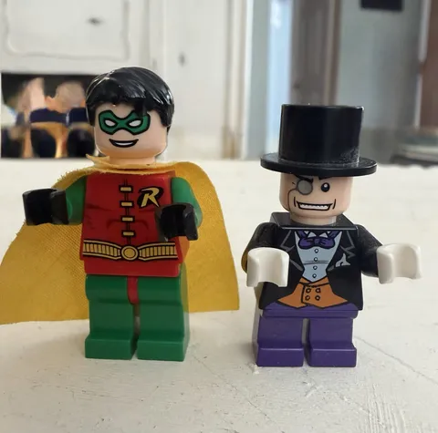 LEGO Batman 7885 Robin (bat025) & Penguin (bat010) Minifigures Near Mint