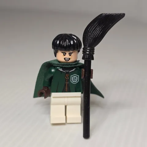 LEGO Harry Potter Slytherin Student Minifigure Cape Broom