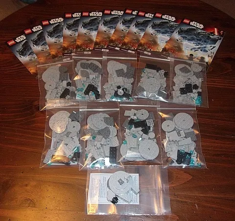 LEGO Lot of (10) MILLENNIUM FALCON, Promo Event, 44 Pieces, 2016, Toys'R'Us!  