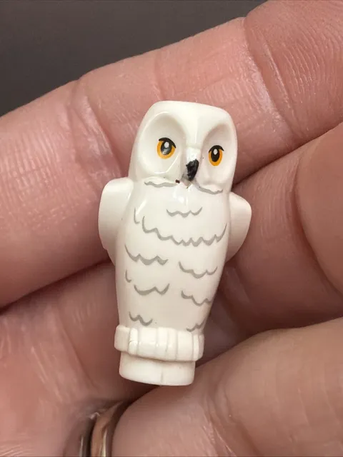 LEGO Minifigure Hedwig Owl from Harry Potter Hogwarts Castle 92084