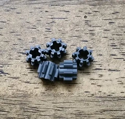 LEGO Dark Bluish Gray Technic, Gear 8 Tooth with Dual Face. QTY. 5. Part 10928.