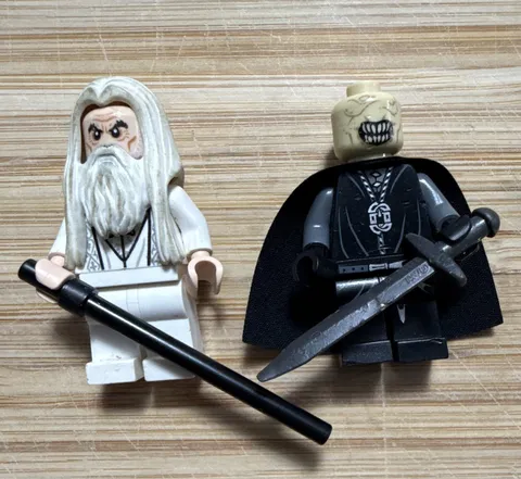 LEGO Lord of the Rings Saruman NO Cape & Mouth of Sauron  w/Cape Minifigures