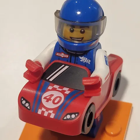 LEGO Minifigure Race Car Guy col324 CMF Series 18 71021 Racing Car Costume