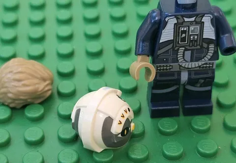 LEGO Antoc Merrick  Star Wars Rogue One 75213 sw0963 - With Helmet No Head 1 Han