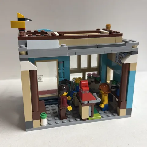 LEGO CREATOR: Townhouse Toy Store (31105) Incomplete Must Read!