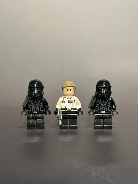 LEGO Star Wars Imperial Death Trooper with Pauldron black minifigure 75156