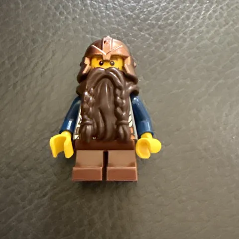 LEGO Lord of the Rings Gimli minifigure LOR013 with battle axes (set 9474)