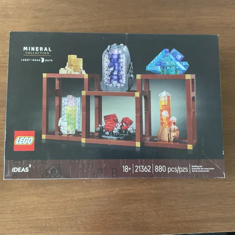LEGO Ideas Mineral Collection Building Set 880 PCS #070 Almost Brand New