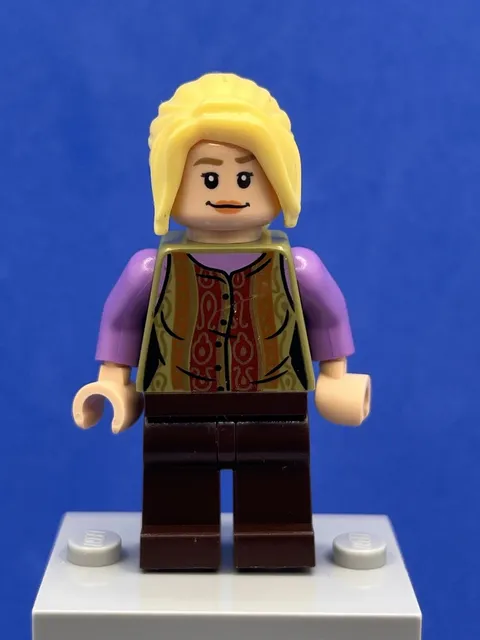 Pheobe Buffay idea061 - LEGO Ideas Friends Minifigure