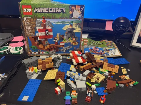 LEGO Minecraft The Pirate Ship Adventure 21152 Incomplete Parts