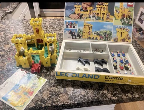  LEGOLAND Castle 6075 Castle System (1981 Retired) w/Box, Instructions