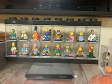 THE SIMPSONS LEGOS SERIES 1 COMPLETE SET with OFFICIAL LEGO DISPLAY CASE #71005