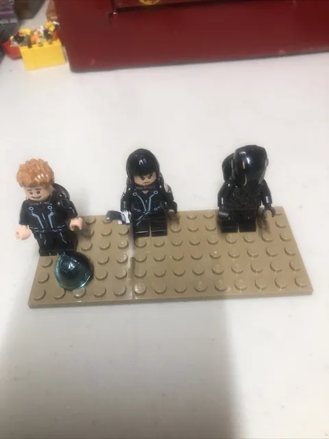 LEGO Ideas Tron: Legacy Minifigures Sam Flynn Quorra Rinzler Set
