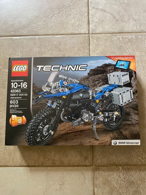 LEGO TECHNIC: BMW R 1200 GS Adventure (42063)