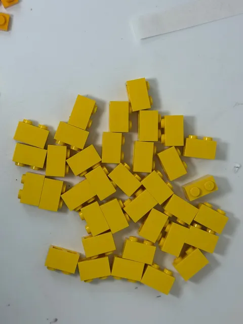 Lego 1x2 Yellow Bricks qty 45