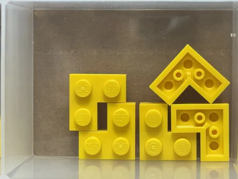 LEGO Parts - Yellow Plate 2 x 2 Corner - No 2420 - QTY 5