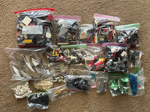 LEGO authentic pieces bulk lot (6LBS 2oz)