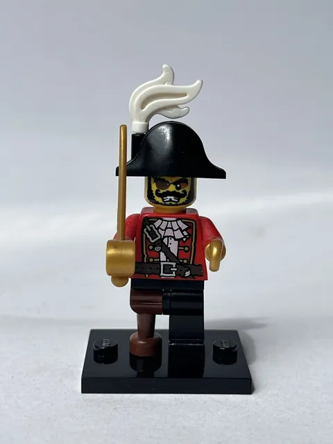 LEGO Pirate Captain Minifigure 8833 Collectible Series 8, 8cm