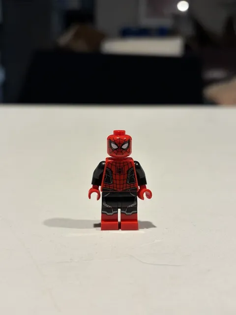 Spider-Man (Black & Red Suit) sh0782 - LEGO Marvel Super Heroes Minifigure