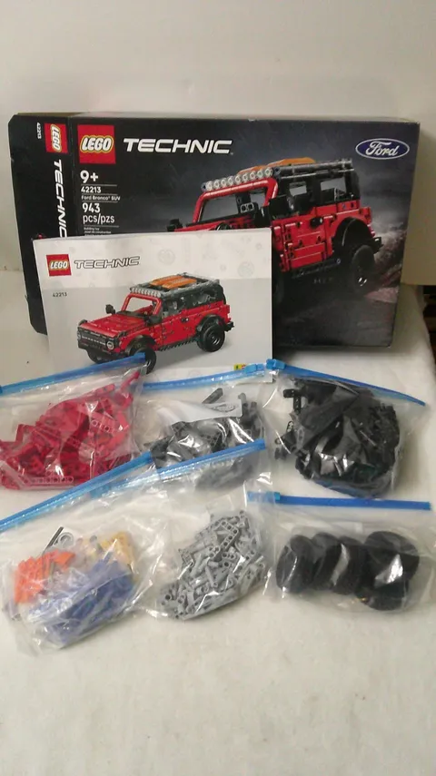 - Lego Technic Ford Bronco - Kit# 42213 - 943 pcs 100% COMPLETE IN BOX