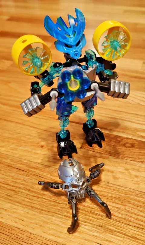 LEGO —Hero Factory— Bionicle Protector of Water —Complete— Set #70780