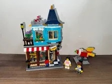 LEGO  31105 TOWNHOUSE TOY STORE