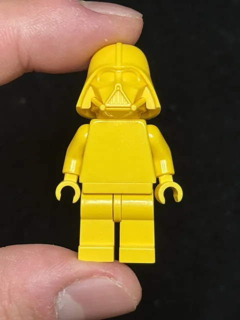Official Lego yellow Monochrome Prototype Darth Vader Minifigure Rare ! 