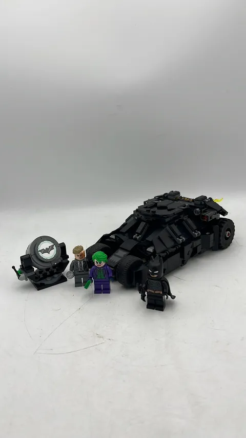 Lego 76303 Batman Tumbler Vs. Two Face & The Joker 2025 (used)
