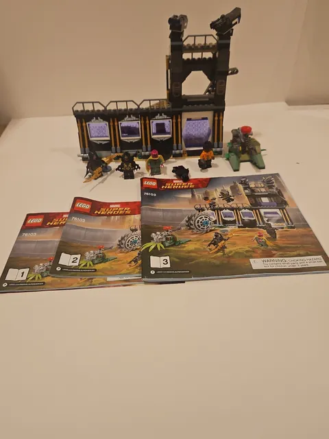 LEGO Marvel: Corvus Glaive Thresher Attack 76103 Minifigs Included. Incomplete 
