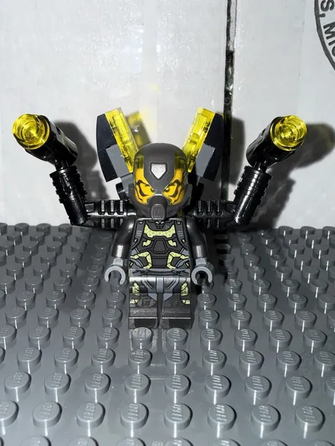 LEGO Yellow Jacket minifigure Marvel Super Heroes Ant Man 76039 sh0189