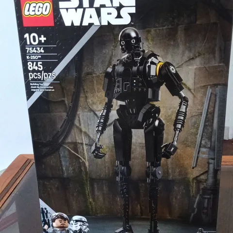 LEGO Star Wars K-2SO Buildable Figure Set 75434 - 845 Pieces, Age 10+