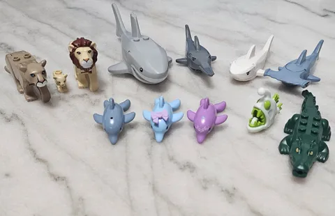 LEGO Animal Lot - Dolphins 🐬, Lions 🦁, Alligator 🐊 , Great White Shark 🦈