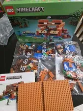 Lego Minecraft The Frog House 21256 NEW