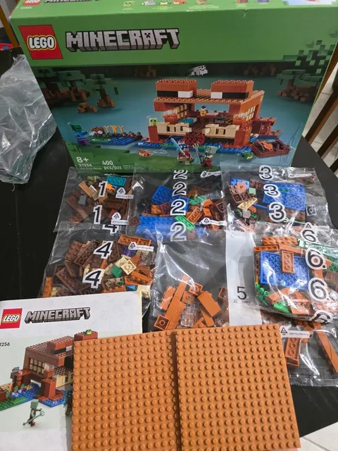 Lego Minecraft The Frog House 21256 NEW