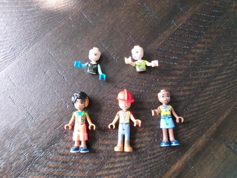 Lego Friends Minifigs Mix Lot, Full Bodies and Incomplete Ones ***SEE PHOTOS***