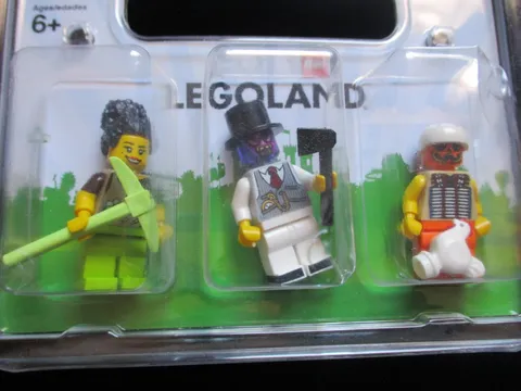 NEW Lego figures Zombies Legoland 3 Minifigures 853607 BlisterPack JOL Toy