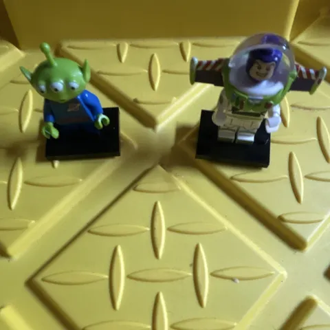LEGO Disney Minifigures Buzz Lightyear & Alien w/ Black Display Bases