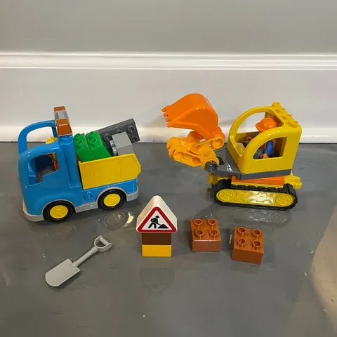 LEGO Duplo Town Construction Truck Tracked Excavator Set 10812 Building Complete