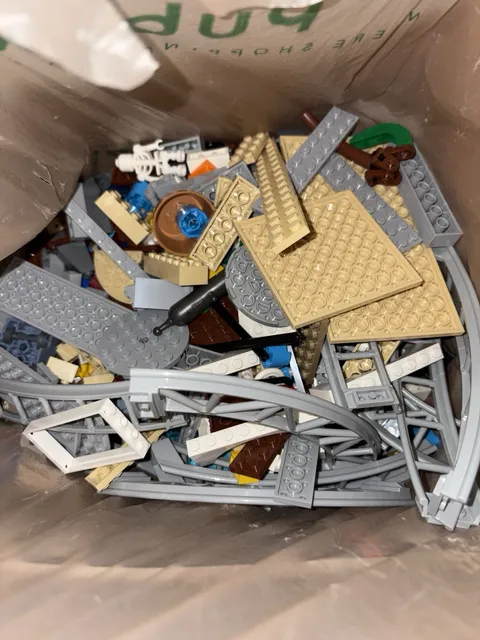 Used LEGO Creator 3-in-1 Pirate Roller Coaster 31084