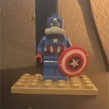 LEGO Captain America Minifigure w/ Shield Plastic Age 5+ Super Hero Figure