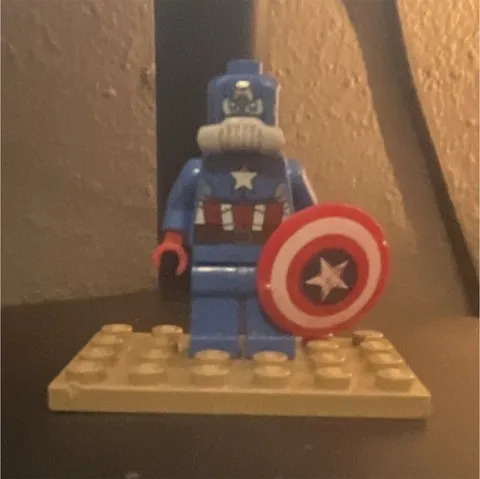 LEGO Captain America Minifigure w/ Shield Plastic Age 5+ Super Hero Figure