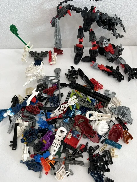 MIXED LOT of LEGO BIONICLES PARTS AND PIECES