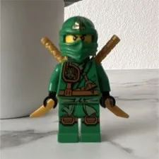 LEGO Lloyd Jungle Robes Mini figure w/ 2 Gold Swords & Back Scabbard